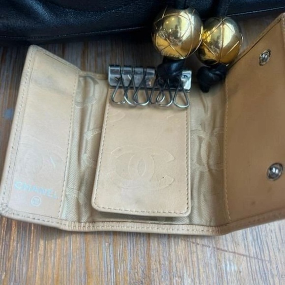 Chanel Lamb Skin Key Case 6 Ring - Picture 3 of 8